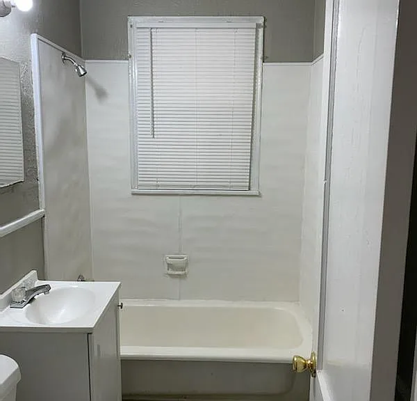 2207 S Taylor St — Photo 5
