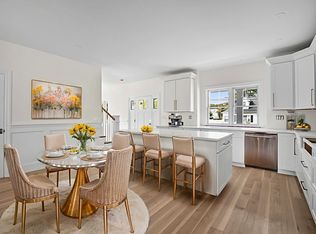 15 Dowling Dr, Lowell, MA 01854