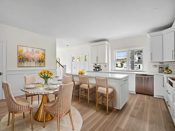 15 Dowling Dr, Lowell, MA 01854