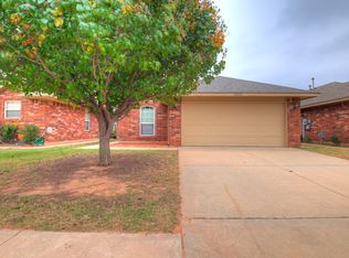 12352 SW 6th St, Yukon, OK 73099