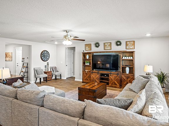 4th image of 8299 Ogilvy Ct