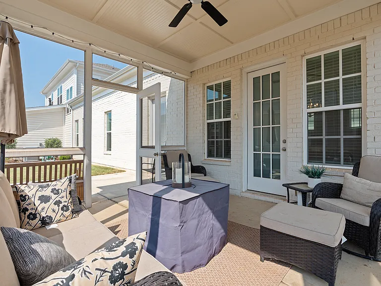 270 Farmhouse Dr — Photo 12