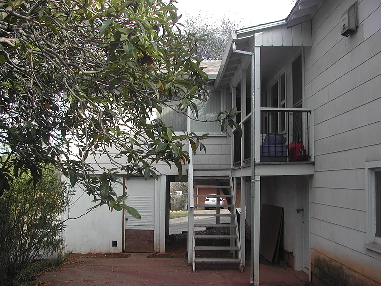278-280 Racetrack St — Photo 10