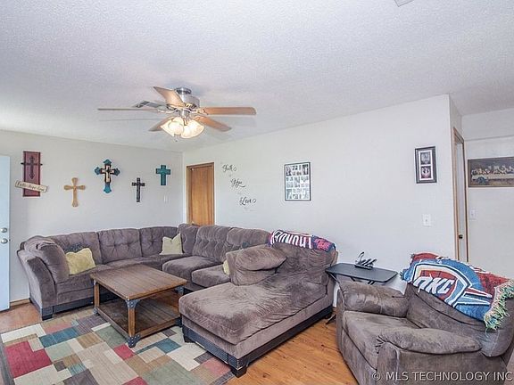 5th image of 224 Edwards Ln
