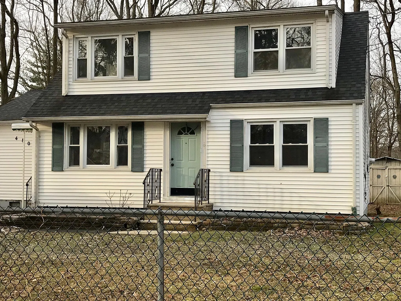 480 Wood Ave photo 1