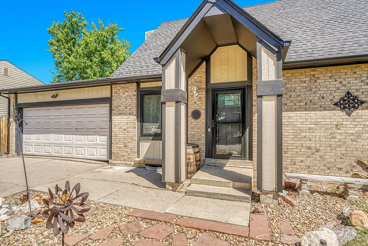 Building Photo - 4669 S Lewiston Way