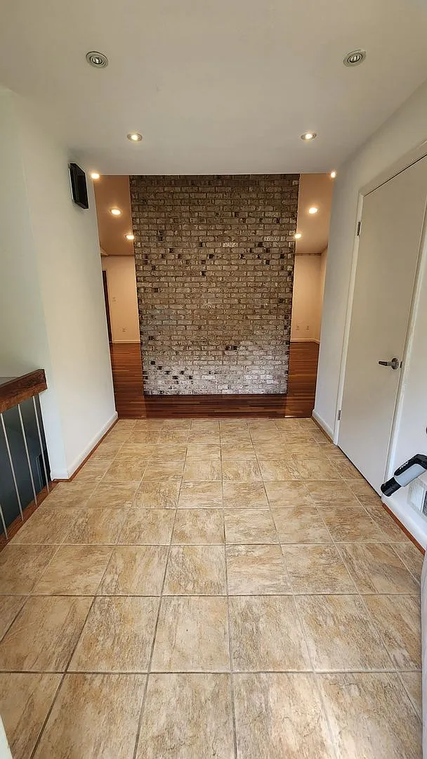 5 BR Near Ft. Belvoir and Historic Mt. Vernon — Photo 2