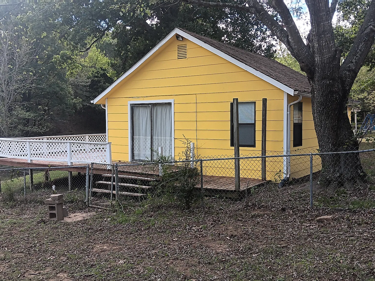 3 bed, 1400 sqft, $1,500 — Photo 3