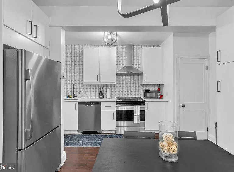 3310 Elbert St — Photo 11