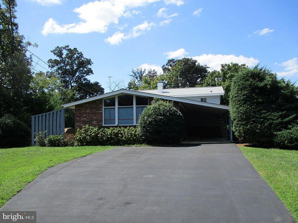 1st image of 8900 Beauchamp Dr