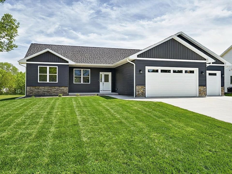 1st image of 2004 4th Ave