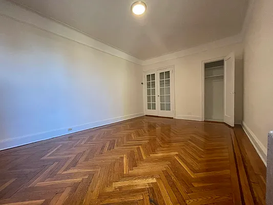 Rented by Hillel Realty Group | media 4