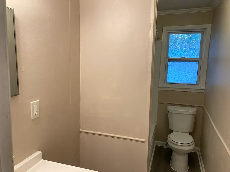 310 S Starr St — Photo 2