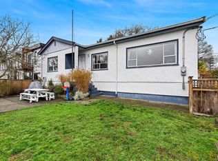 1334 Wood St, Esquimalt, BC V9A 5E1