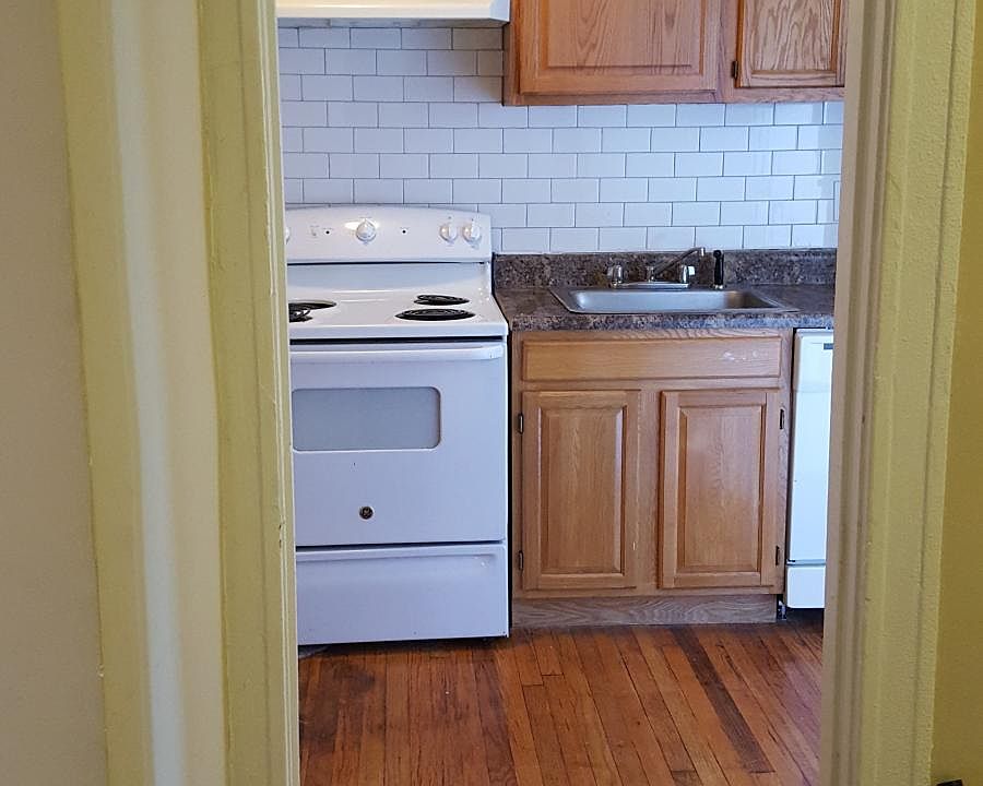 1st image of 4984 Chippewa St APT 1W