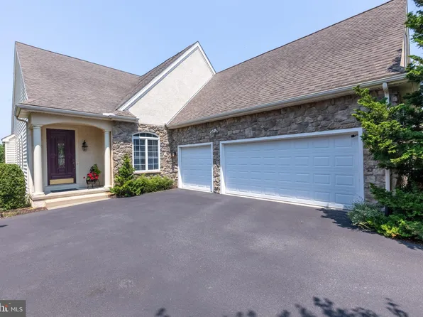 355 Carlisle Dr, Avondale, PA 19311