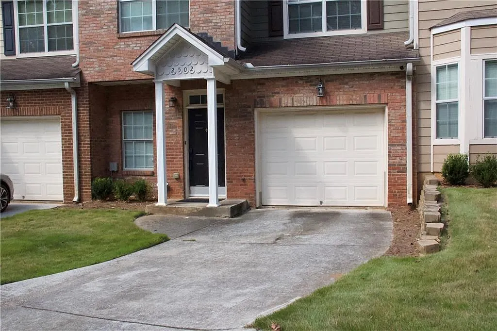 3 bed, 2.5 bath, 1712 sqft, $2,350 — Photo 3