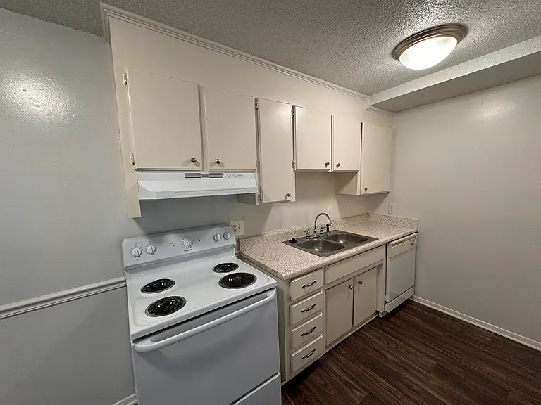 Hunting Ridge Apartments — Photo 41