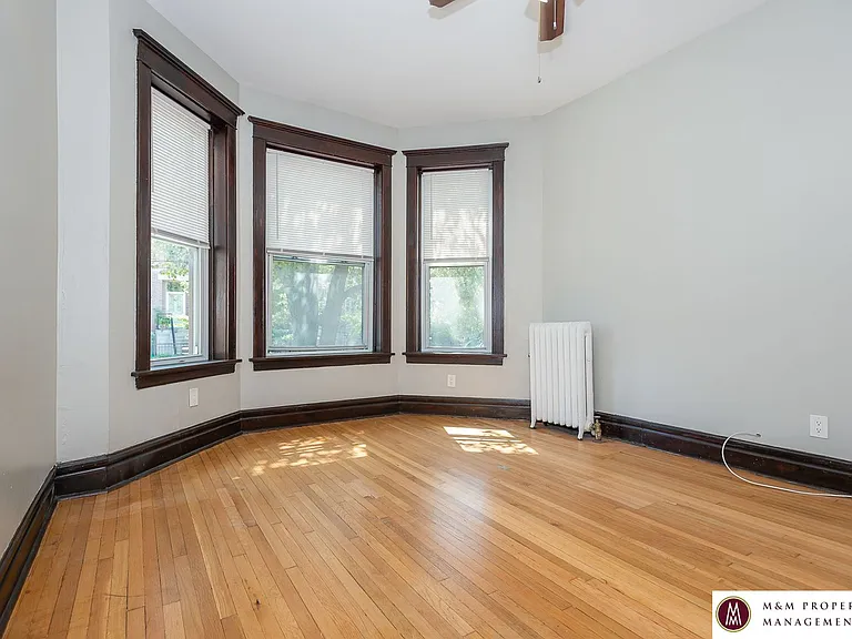 1204 Lexington — Photo 5