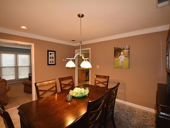4th image of 3625 Beechwood Cir