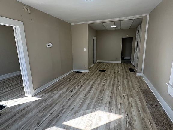 2nd image of 1402 3rd St