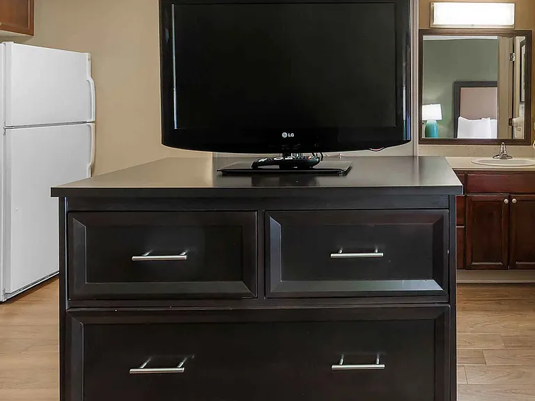 Studio Suite - 1 Queen Bed