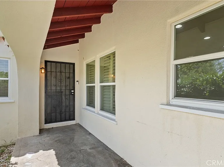 9427 S 2nd Ave — Photo 5