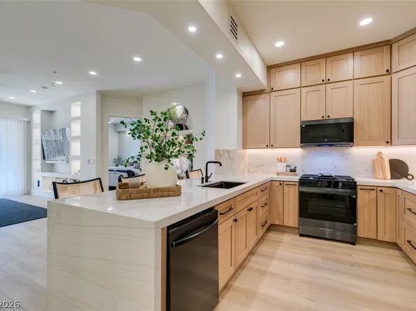 32 E Serene Ave Unit 207, Las Vegas, NV 89123