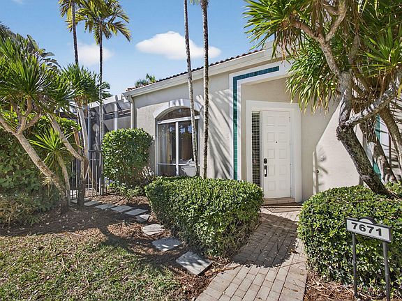 5th image of 7671 Dahlia Court