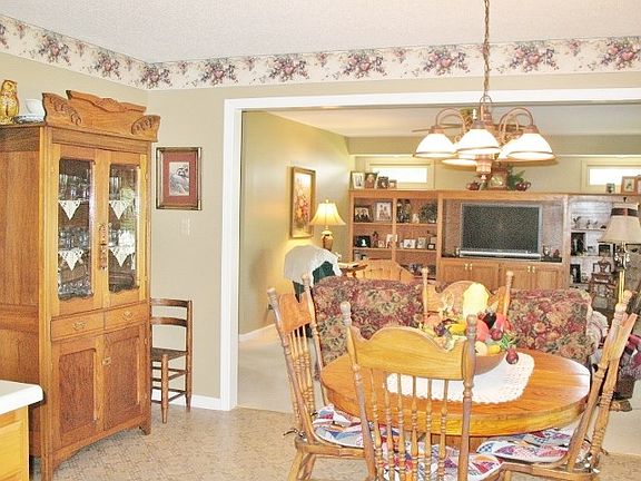 5th image of 1857 Cornelian Dr