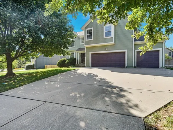 15307 W 153rd St, Olathe, KS 66062