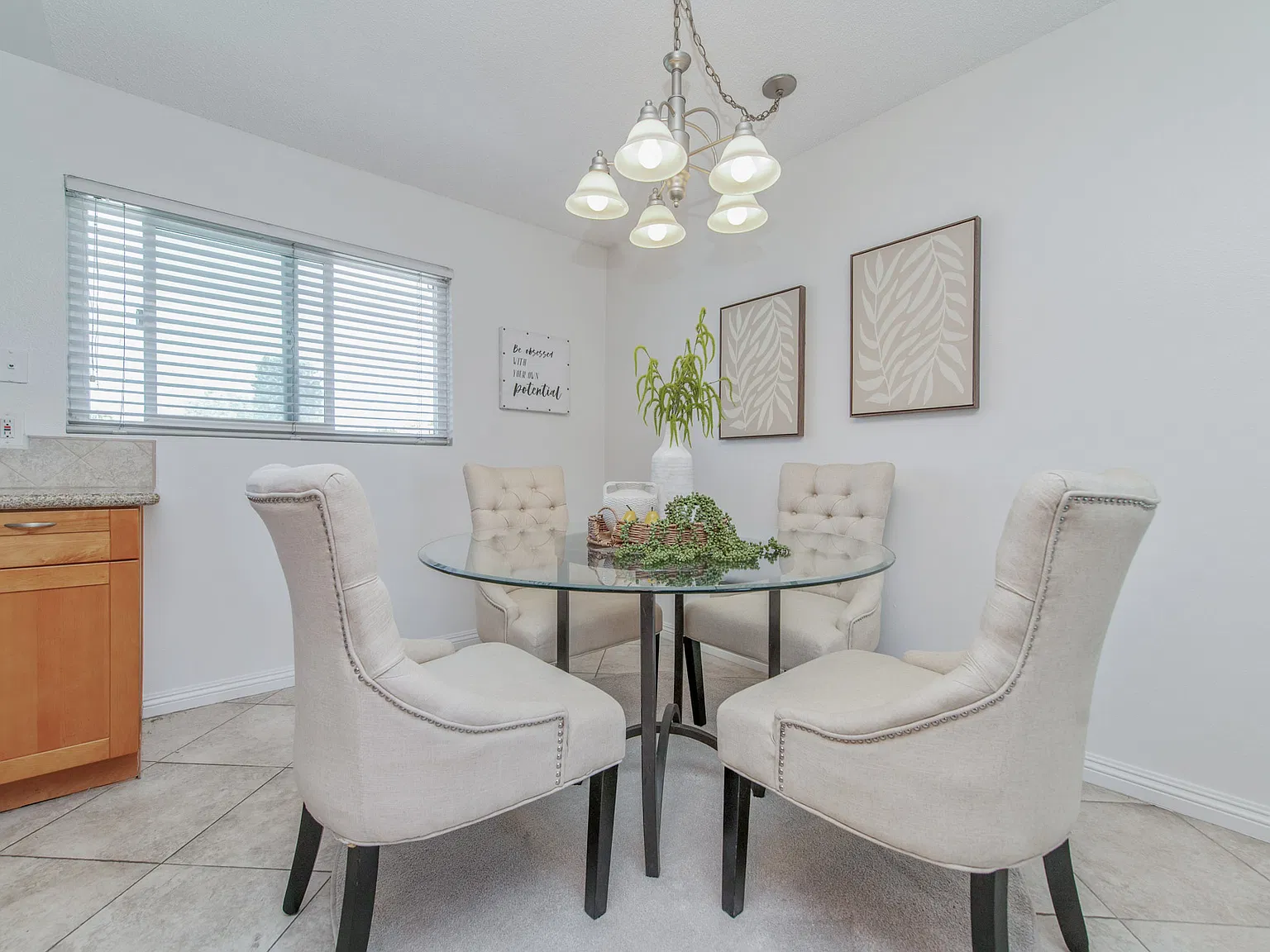 3 bed, 1084 sqft, $3,800 — Photo 4