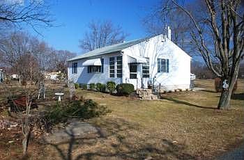 2nd image of 407 Carsins Run Rd