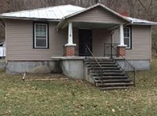 620 Peebles Creek Dr, Pembroke, VA 24136