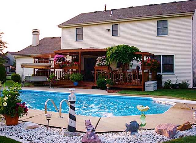 Picturesque and well maintained in ground pool