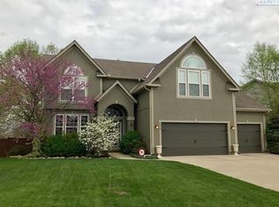 5915 Lone Elm St, Shawnee, KS 66218