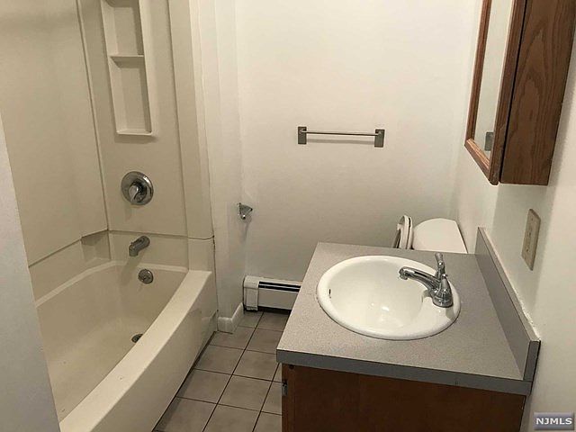 2nd image of 27 Highland Pl Floor 2