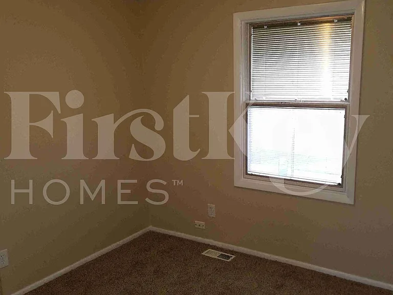 29 N Walnut Ln — Photo 11