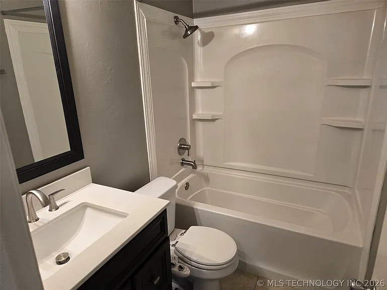 228 E J St — Photo 15