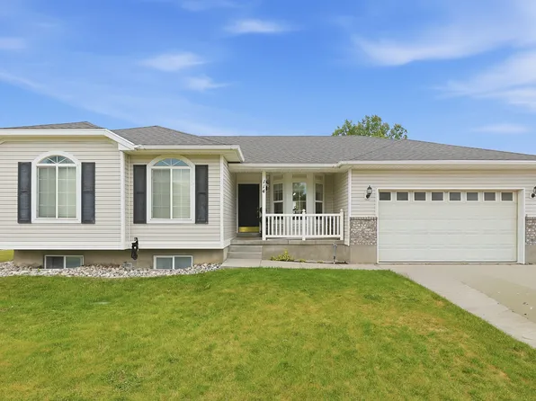 114 Spyglass Dr, Tooele, UT 84074