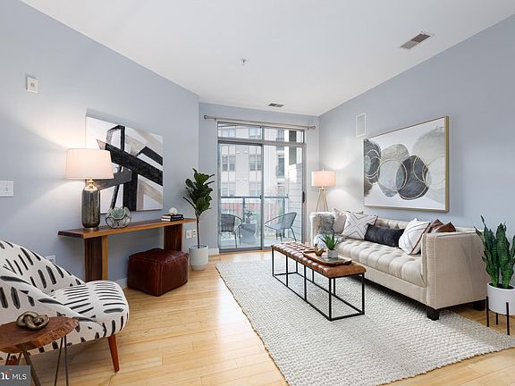 4th image of 1800 Wilson Blvd #211