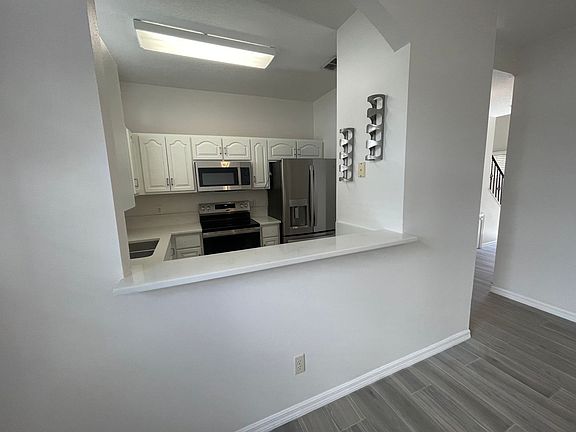 4th image of 1522 E Marks St