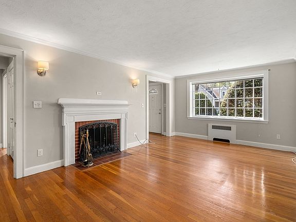 2nd image of 127 Fairway Dr