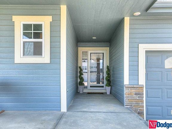 4th image of 11009 Cove Hollow Dr