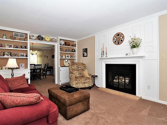 5th image of 2861 Upham Dr