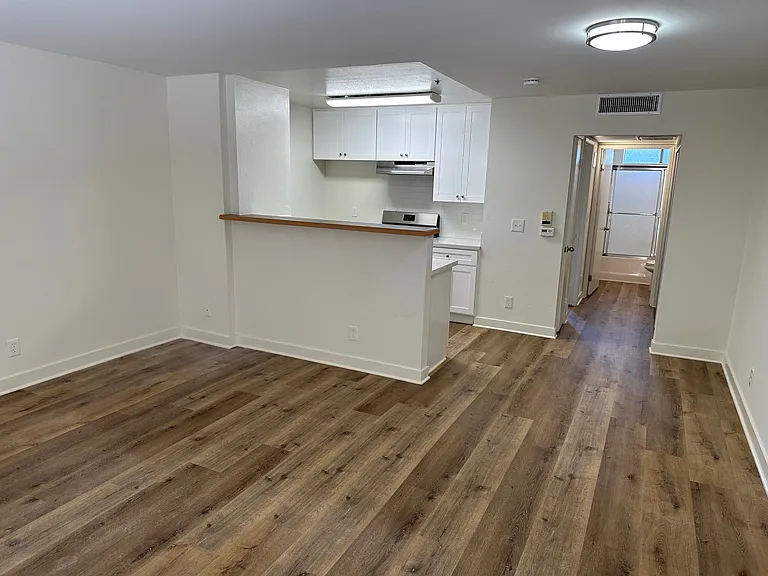 5636 Strohm Apartments — Photo 4