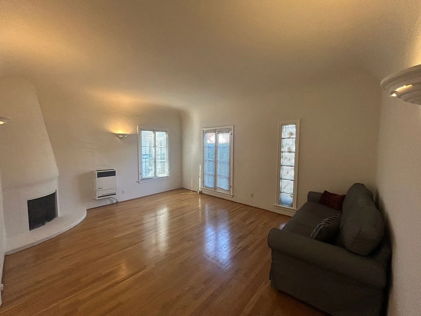 217 S Elm Drive Apts — Photo 2