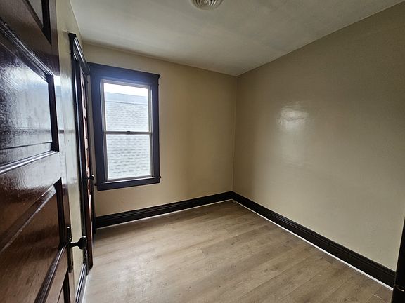 3rd image of 67 Sirret St #2
