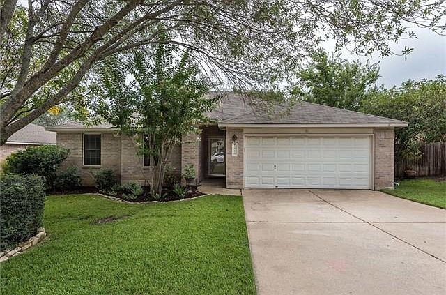 1st image of 1516 Country Squire Dr
