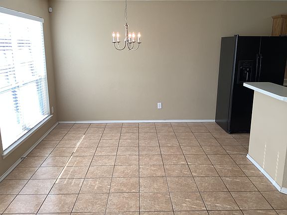 4th image of 729 Ash Ln